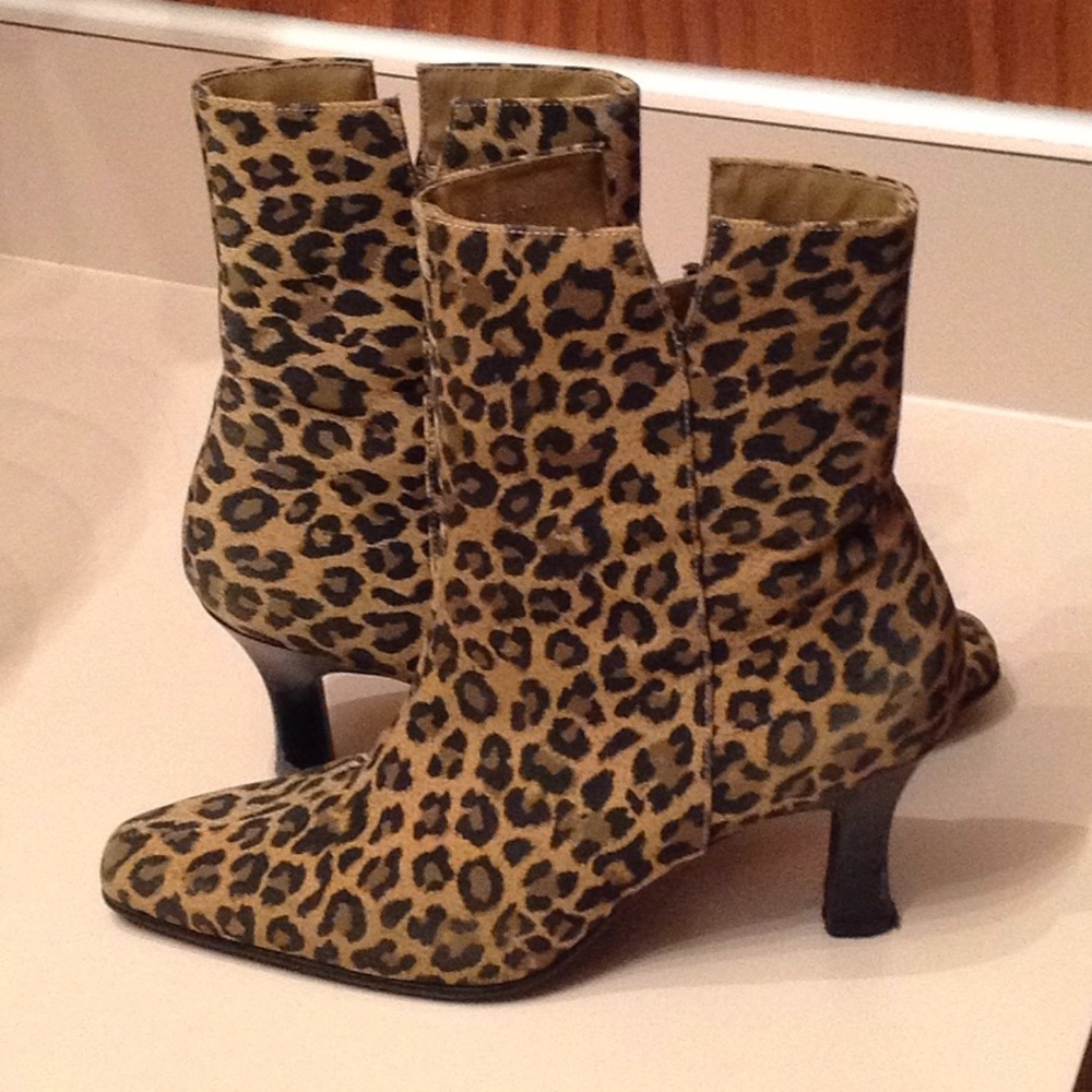 Karen Scott Mid-calf leopard boot